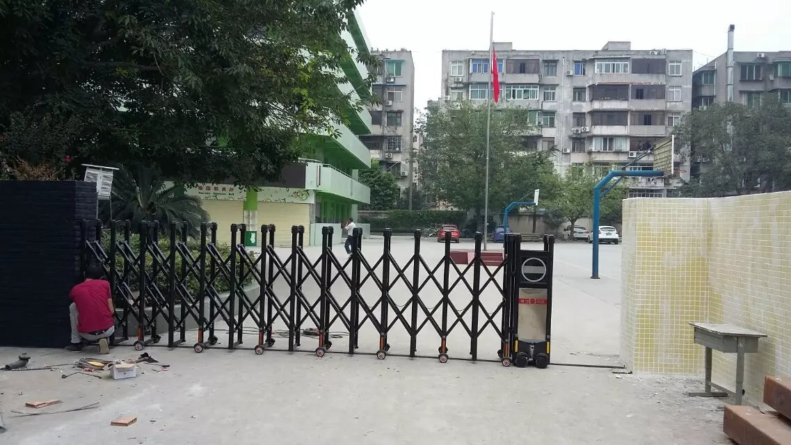 兴城市兴城市深圳市伸缩门